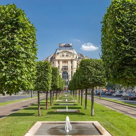 Victoria Palace Synagogue View * Budapest