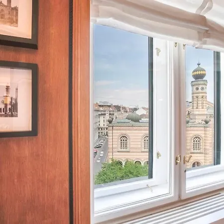 Victoria Palace Synagogue View