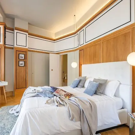 Victoria Palace Synagogue View Apartment